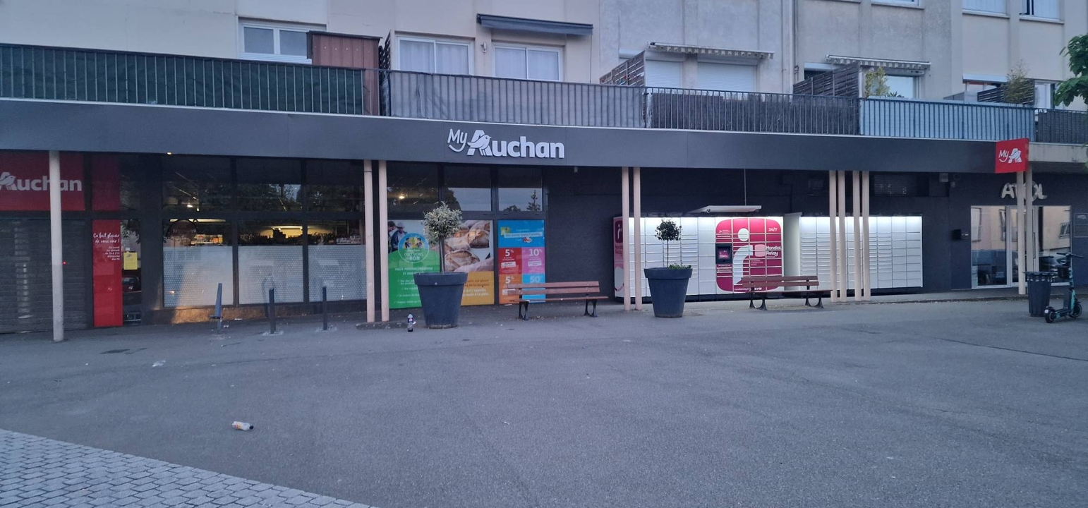 Locker 24/7 City Auchan 78450 Villepreux, 4bis Avenue de Touraine, 78450 Villepreux