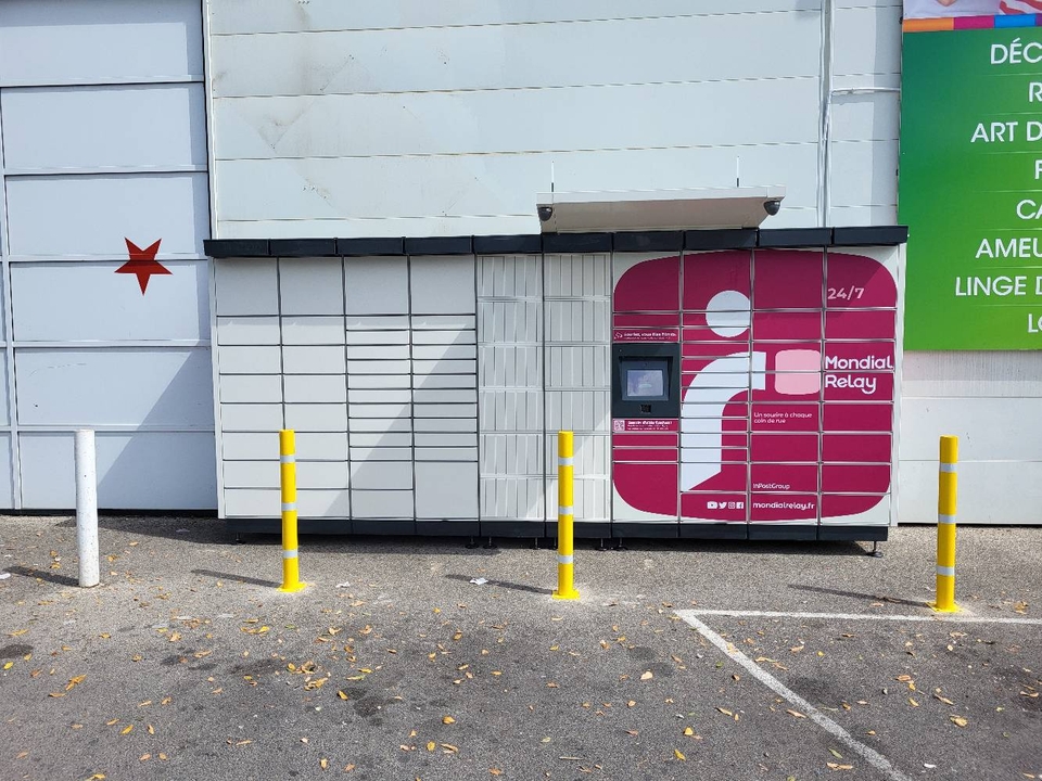 Locker 24/7 Bazarland Salon-De, Boulevard de la Reine Jeanne, 13300 Salon-de-Provence