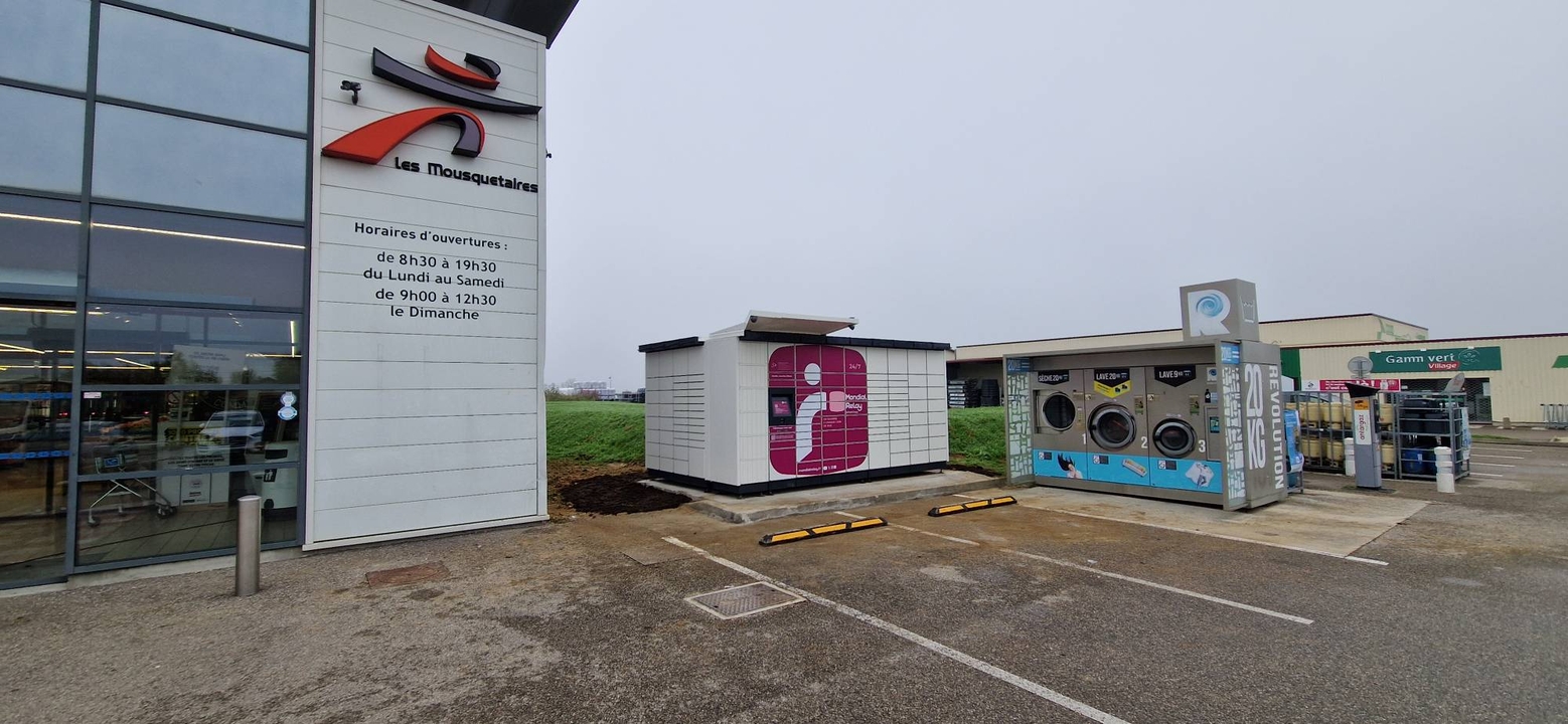 Locker 24/7 Intermarché St Trivier De Courtes, 710 70 Rue des Platières, 01560 Saint-Trivier-de-Courtes