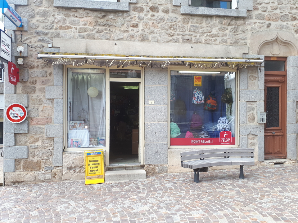 Librairie-Papeterie-Photos, 1 Place Parvis de L' Glise, 43600 Ste Sigolene