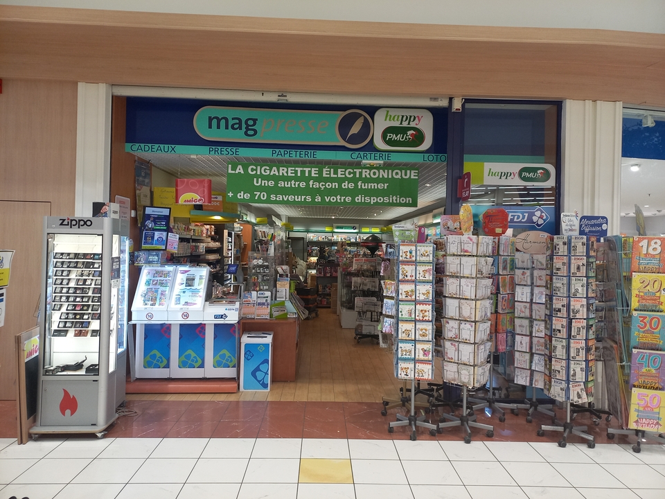 Mag Presse Galerie Marchande Leclerc, Parc d Activite des 3 Routes, 49120 Chemille