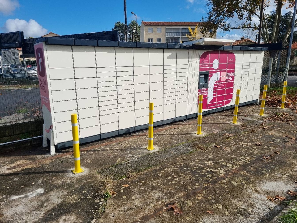 Locker 24/7 Esso Express Niort, 202 11 Rue Barthélémy Thimonnier, 79000 Niort