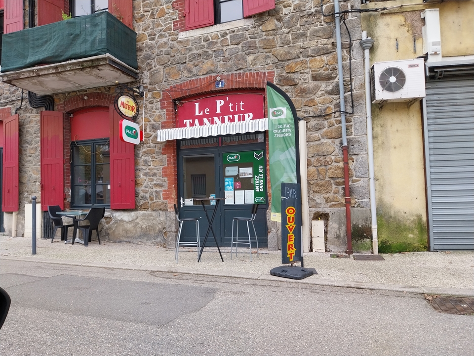 Le P'Tit Tanneur, 8 Place Gaston Nicod, 07100 Annonay