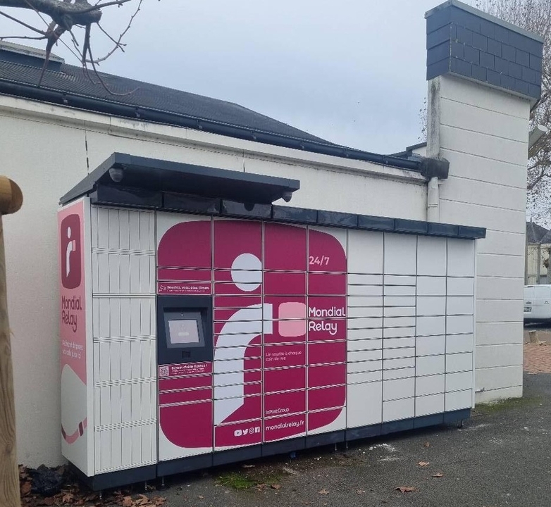 Locker 24/7 Carrefour Contact Avoine, 7 2 Rue des Roches, 37420 Avoine