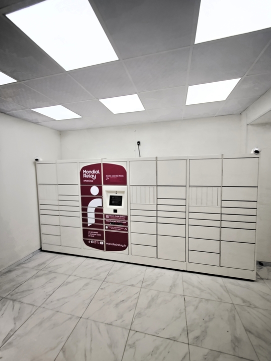 Locker Arif Accessoires de Téléphonies, 141 141 Rue Legendre, 75017 Paris