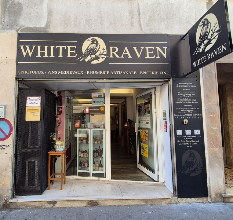 White Raven, 4 Rue Capazza, 13004 Marseille
