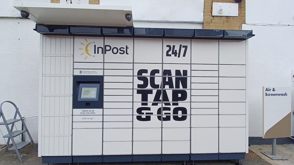 InPost's photo of the locker: InPost UK00176143
