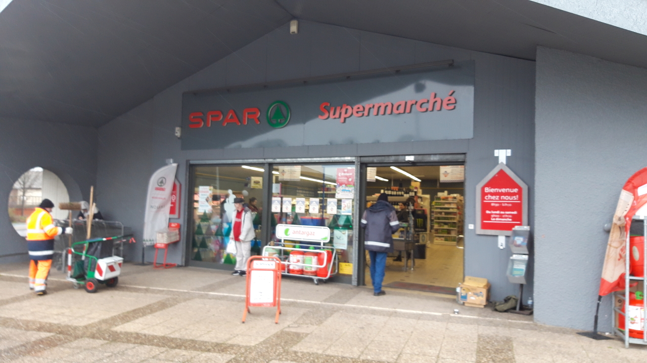 Spar Petit Couronne, Place du Marché, 76650 Petit-Couronne
