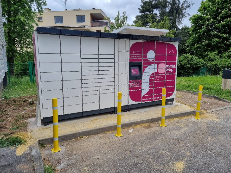 Locker 24/7 Carrefour Contact Tassin-La-Demi-Lune, 156 156 Rue Joliot Curie, 69160 Tassin-la-Demi-Lune