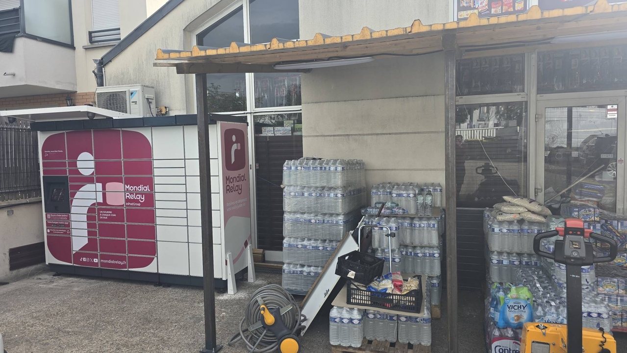 Locker A.N Super Market, 47 43 Boulevard Henri Dunant, 91100 Corbeil-Essonnes