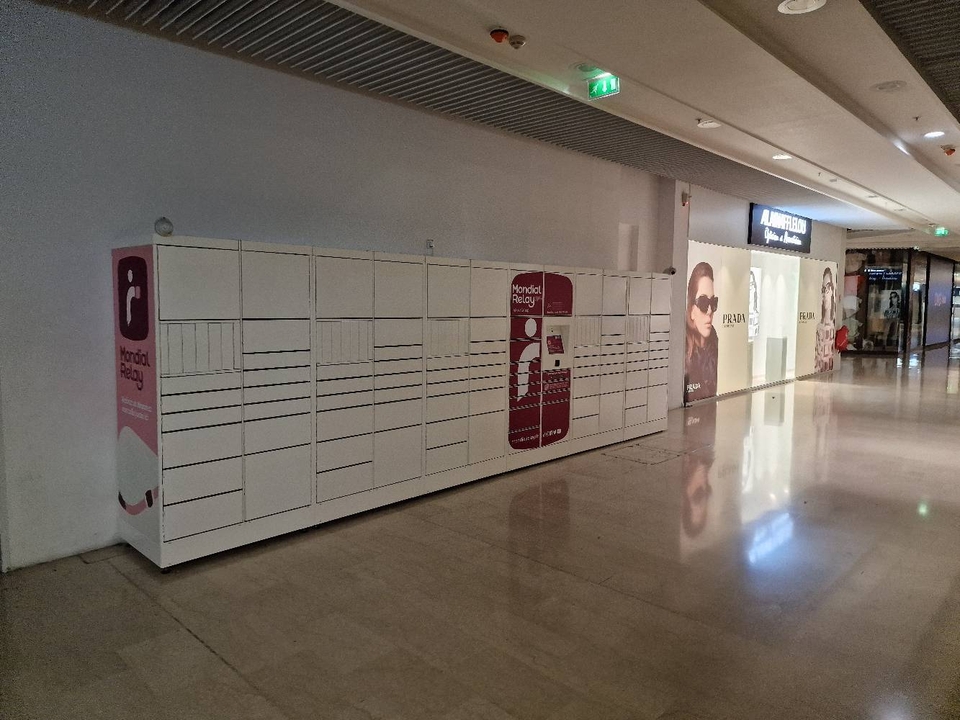 Locker Klépierre CC O'Parinor 93606 Aulnay-sous-Bois, Niveau 0, Porte 3, Passerelle jaune, 93600 Aulnay-sous-Bois