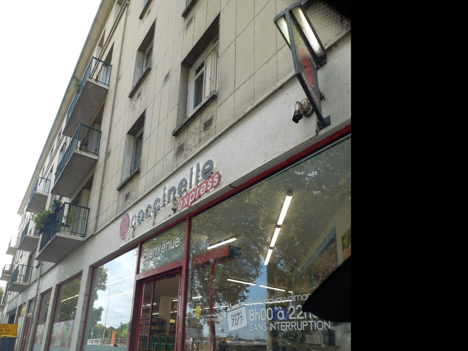 Coccinelle Express Tours Malraux, 43 Avenue Andre Malraux, 37000 Tours