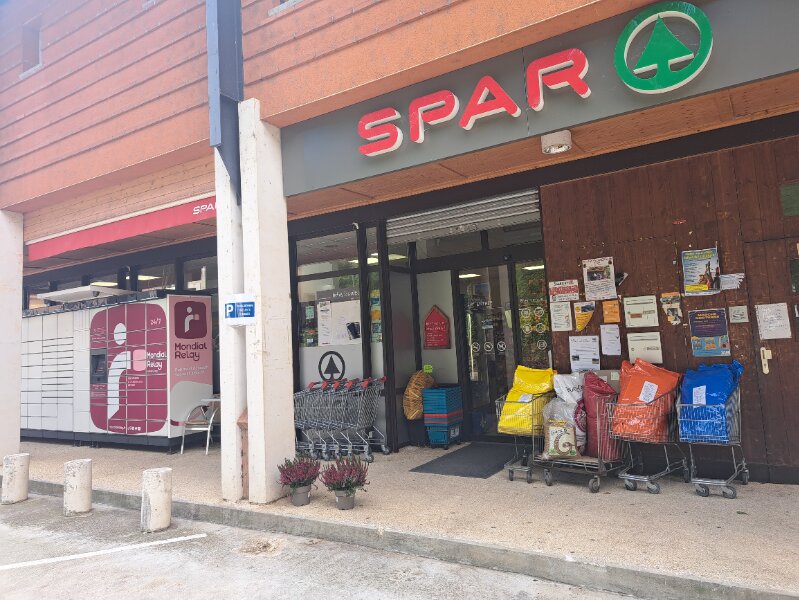 Locker 24/7 Spar 48160 Le Collet de Dèze, 5174A Rue Principale, 48160 Le Collet-de-Dèze