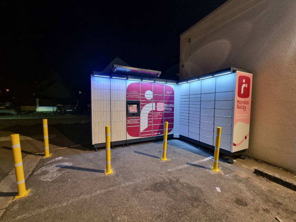 Locker 24/7 Carrefour City Fourqueux, 3 4 Place de la Grille, 78112 Saint-Germain-en-Laye