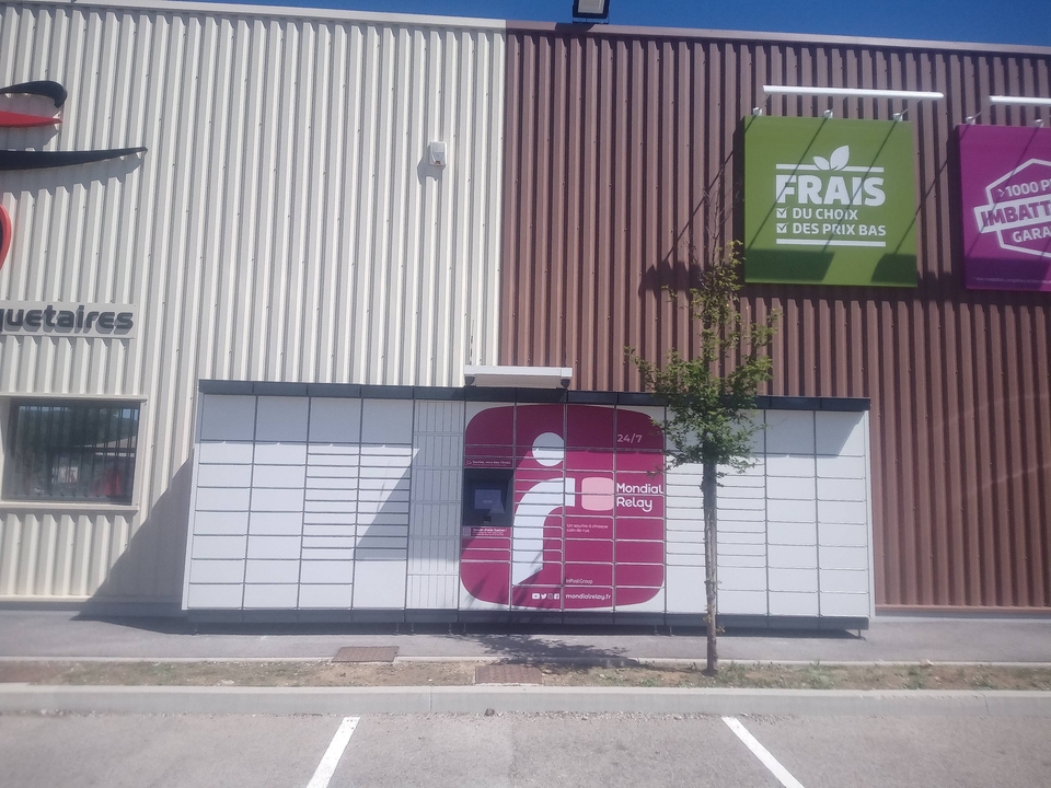 Locker 24/7 Netto Poligny, À la Barre, 39800 Poligny