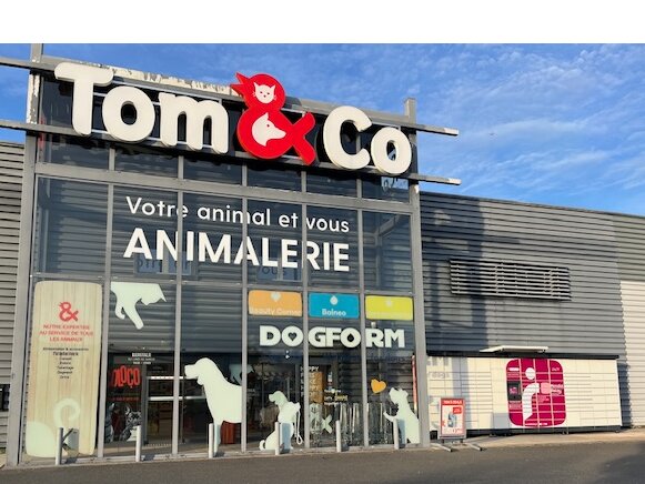 Locker 24/7 Tom&co Challans, 15 17 Rue Albert Camus, 85300 Challans