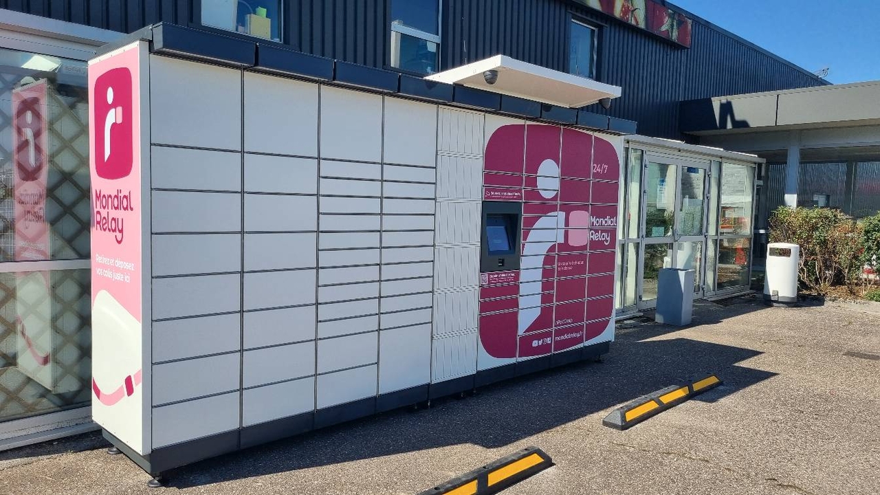 Locker 24/7 Super U Nogent, Rue Ambroise Paré, 52800 Nogent