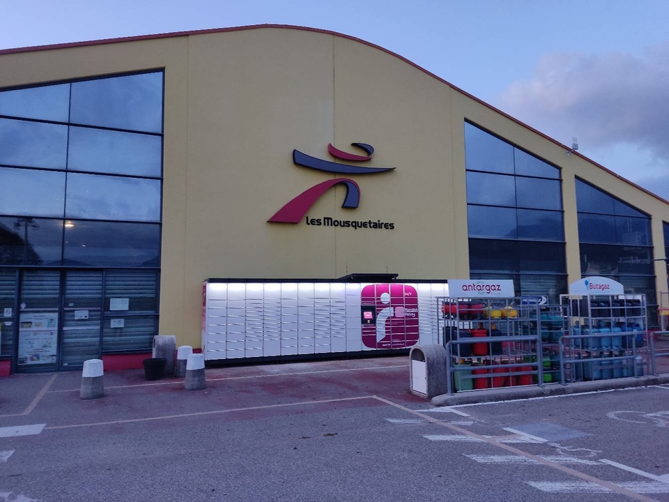 Locker 24/7 Bricomarche Saint-, Route Nationale 92, 38160 Saint-Sauveur