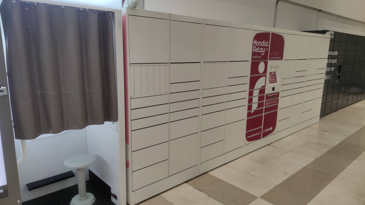 Locker Carrefour Hypermarché Ferney-Voltaire, 6 Chemin de la Brunette, 01210 Ferney-Voltaire