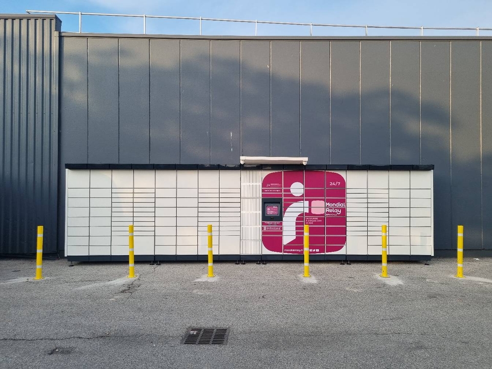 Locker 24/7 Sport 2000 Istres, 8 8 Rue de la Rose des Vents, 13800 Istres