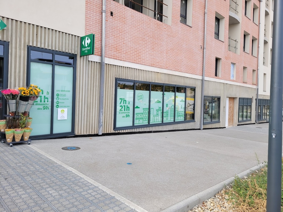 Carrefour City Bourges, 2 Avenue de Gionne, 18000 Bourges