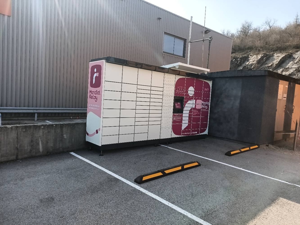 Locker 24/7 Cuisinella Arbent, 22-24 24 Allée des Fleurs, 01100 Arbent