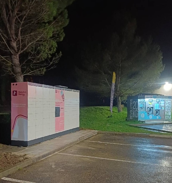 Locker 24/7 Utile, 208 208 Route du Viaduc, 13116 Vernègues