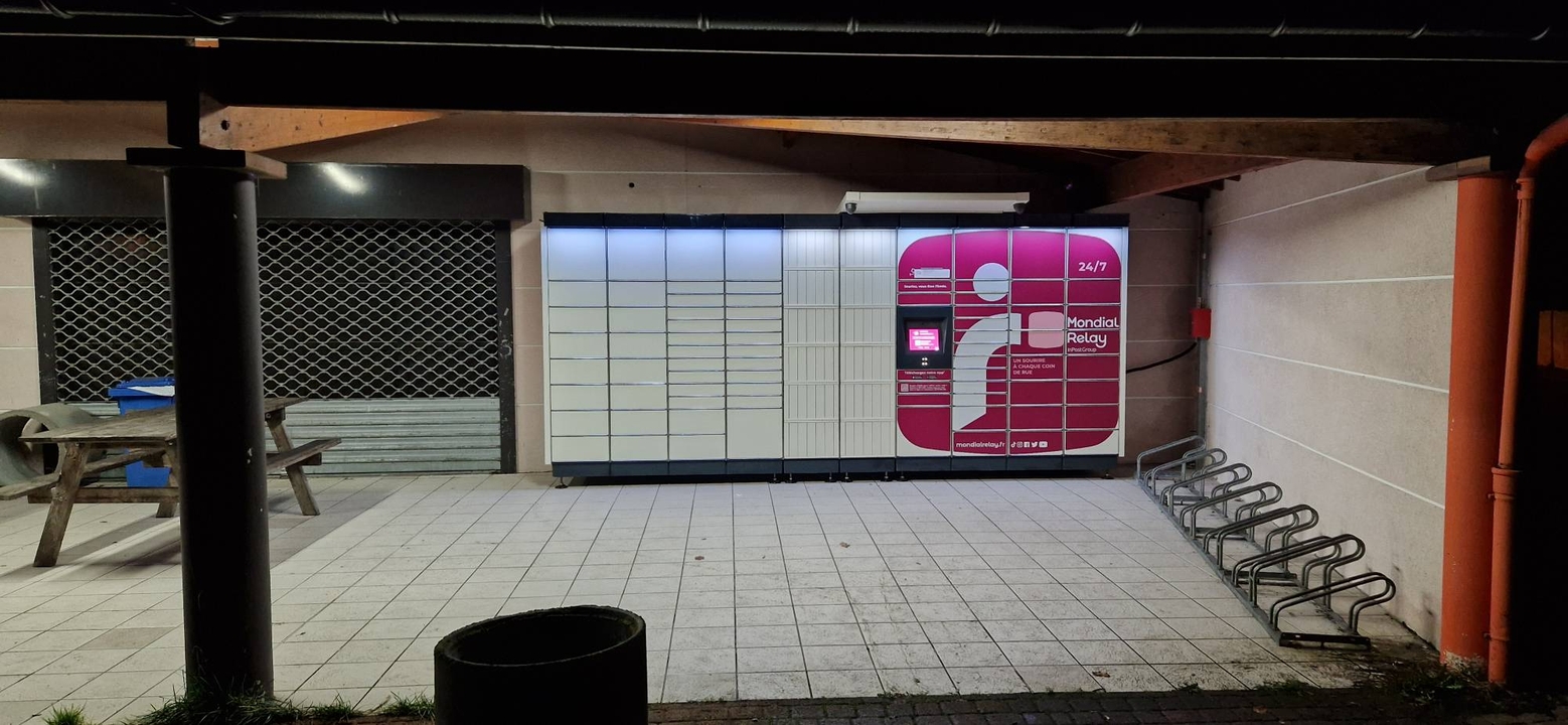 Locker 24/7 Carrefour Rion des Landes, 73 73 Avenue Frédéric Bastiat, 40370 Rion-des-Landes