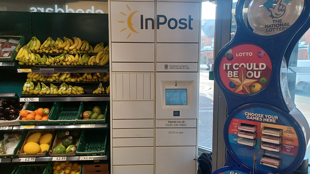 InPost's photo of the locker: InPost UK00193134
