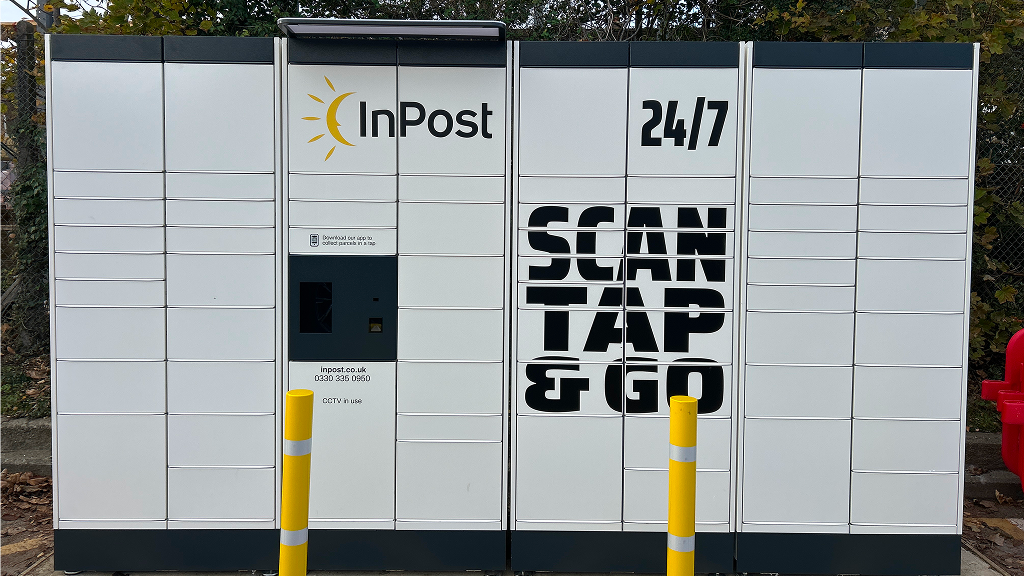 Foto del casillero de InPost: InPost UK00373496