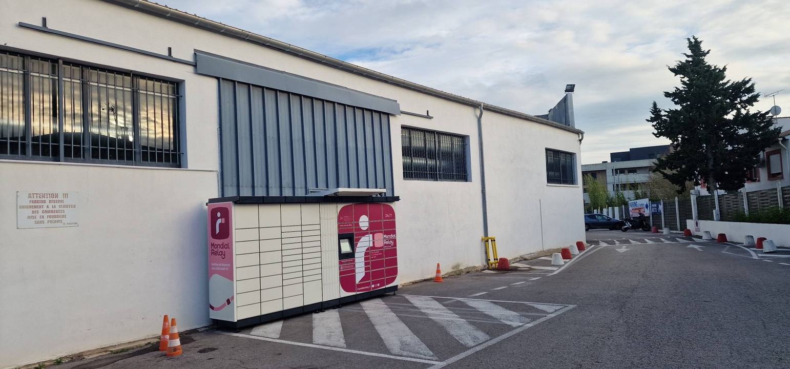 Locker 24/7 Qg Snack Castelnau le Lez, 275 275 Route de Nîmes, 34170 Castelnau-le-Lez