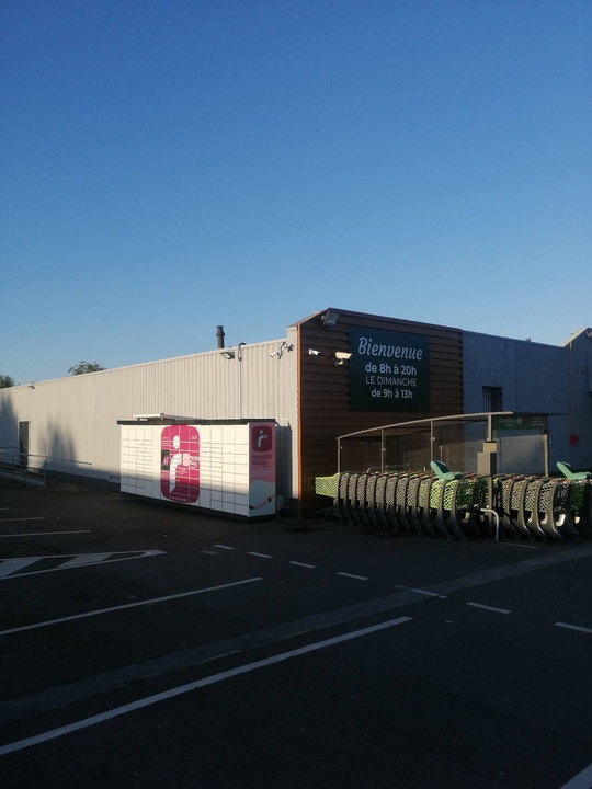 Locker 24/7 Carrefour Contact 80510 Longpré-Les-Corps-Saints, 21 Rue du Huit Mai, 80510 Longpré-les-Corps-Saints