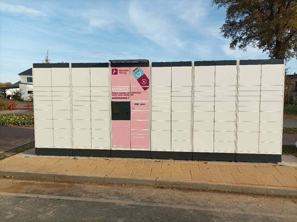 Locker 24/7 Carrefour Contact, 1 1 Impasse Frédéric Chaplet, 53240 Andouillé