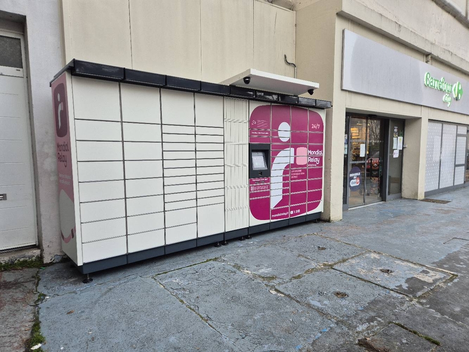 Locker 24/7 Carrefour Jules Vernes Nantes, 10 Boulevard Jules Verne, 44300 Nantes