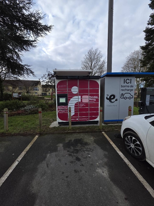 Locker 24/7 Stations-E Carrefour, 68 68 Rue de la Gare, 62150 Houdain