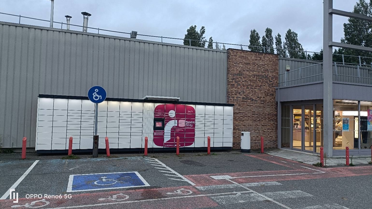 Locker 24/7 Carrefour Market 91630 Marolles-en-Hurepoix, 8 Rue de la Gare, 91630 Marolles-en-Hurepoix