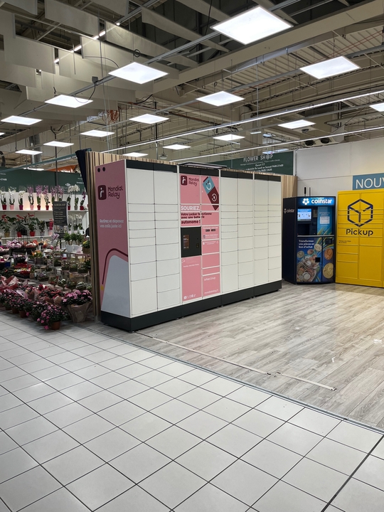 Locker Carrefour Layne, 182 Avenue Robert Schuman, 78500 Sartrouville