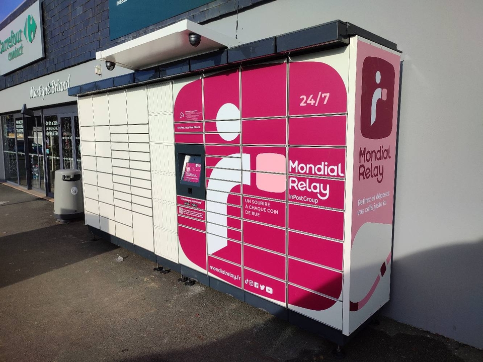Locker 24/7 Carrefour Contact Terranjou, 2 2 Route de Vihiers, 49540 Terranjou