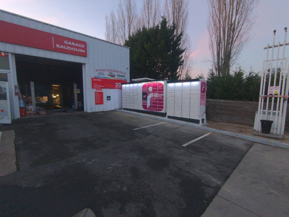Locker 24/7 Station Total Mauges sur Loire, 24 22 Rue d'Anjou, 49570 Mauges-sur-Loire