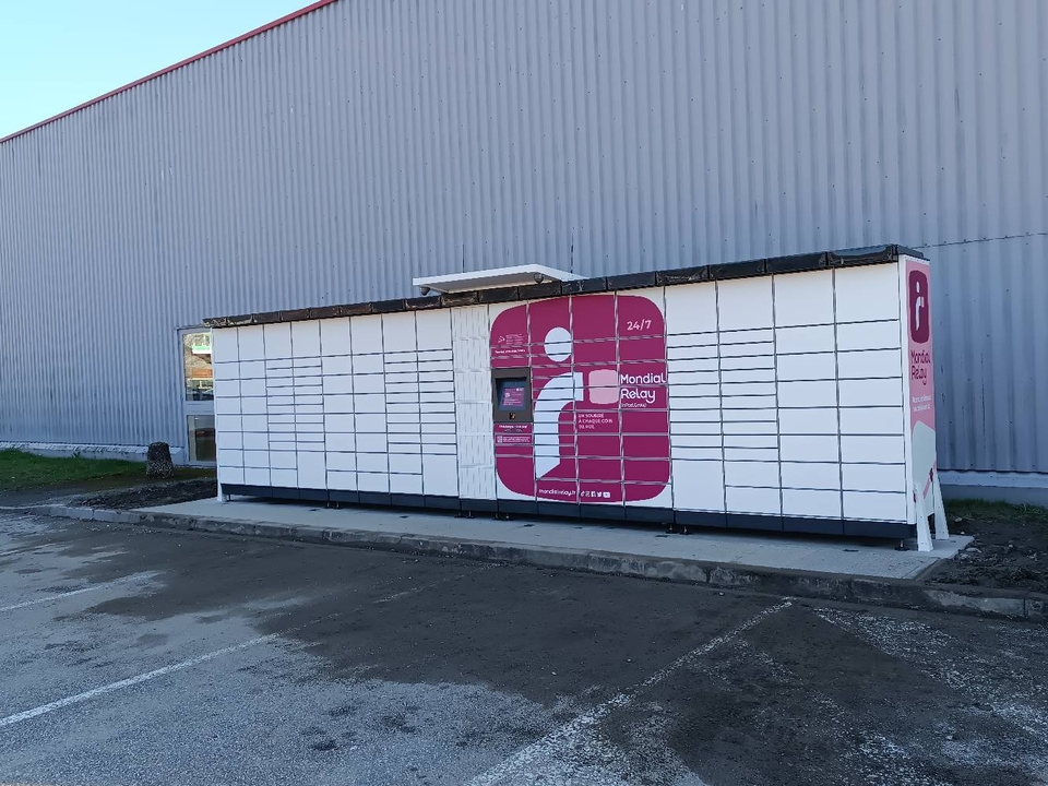 Locker 24/7 Carrefour Market Pierre du Roy Albertville, 28 28 Chemin de la Pierre Roy, 73200 Albertville