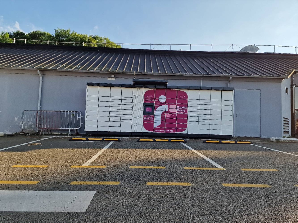 Locker 24/7 Carrefour Market 28130 Pierres, Rue du Moulin, 28130 Pierres