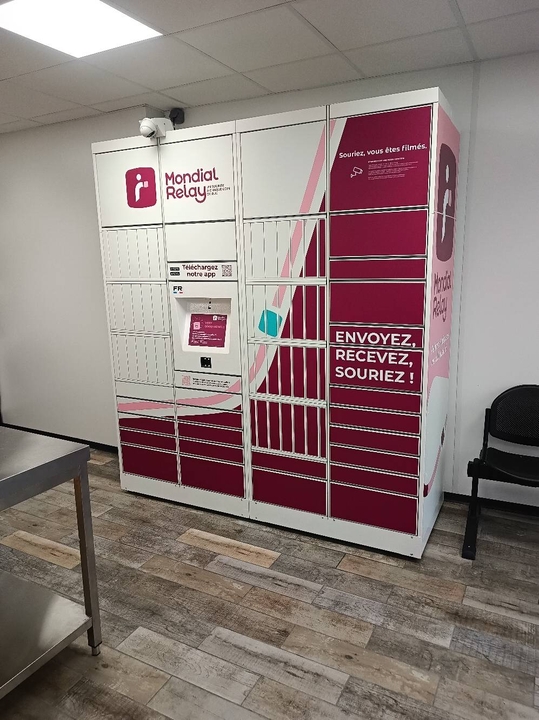 Locker Hello Laverie Rue Cazeneuve 69008 Lyon, 28 28 Rue Paul Cazeneuve, 69008 Lyon