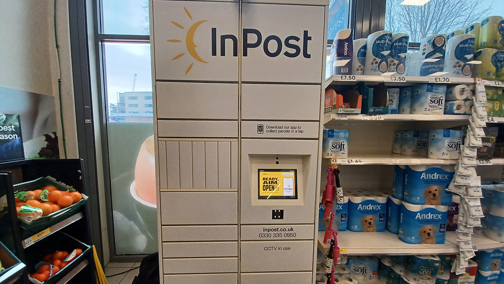 InPost's photo of the locker: InPost UK00193384