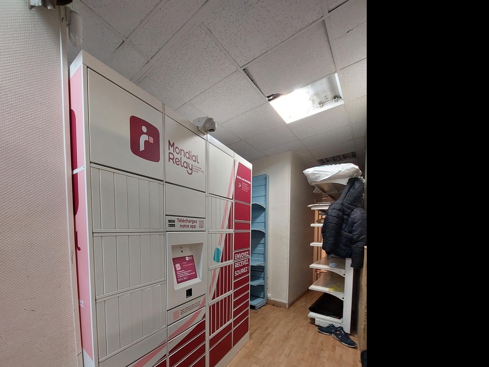 Locker Tharan Alimentation Générale 75020 Paris, 3 5 Place Emile Landrin, 75020 Paris