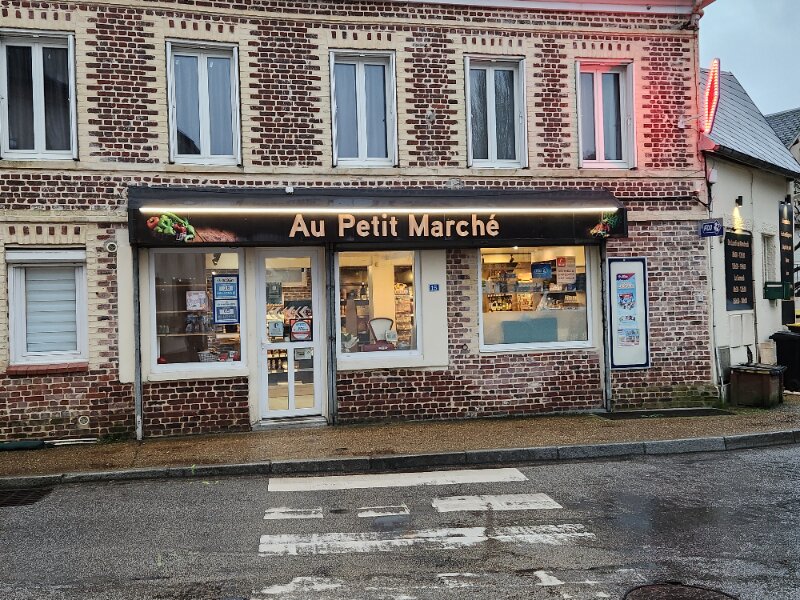 Au Petit Marche, 15 Place de la Mairie, 76133 Manéglise