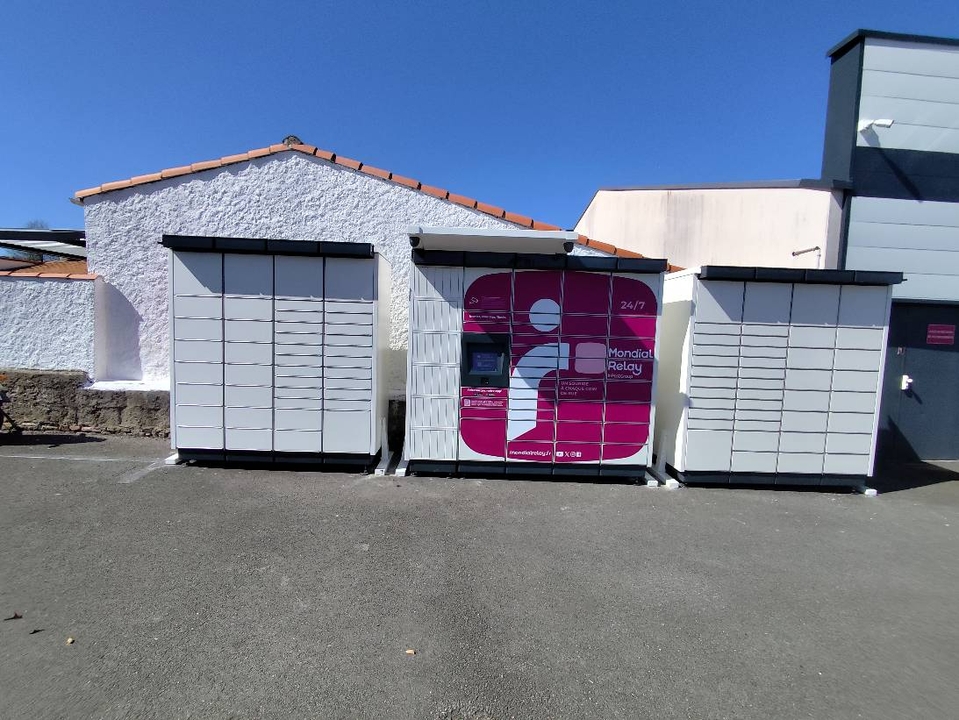 Locker 24/7 Intermarche Vieillevigne, 6 6 Rue du Quarteron, 44116 Vieillevigne