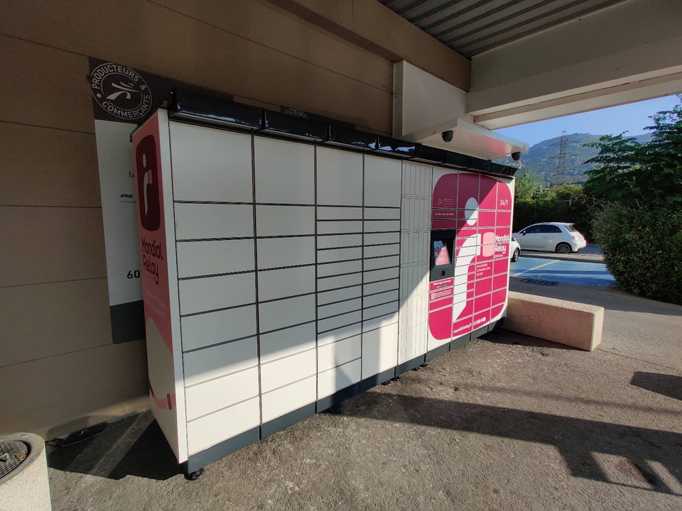 Locker 24/7 Intermarché 83230 Bormes-les-Mimosas, 2388 2388 Route des Lavandières, 83230 Bormes-les-Mimosas