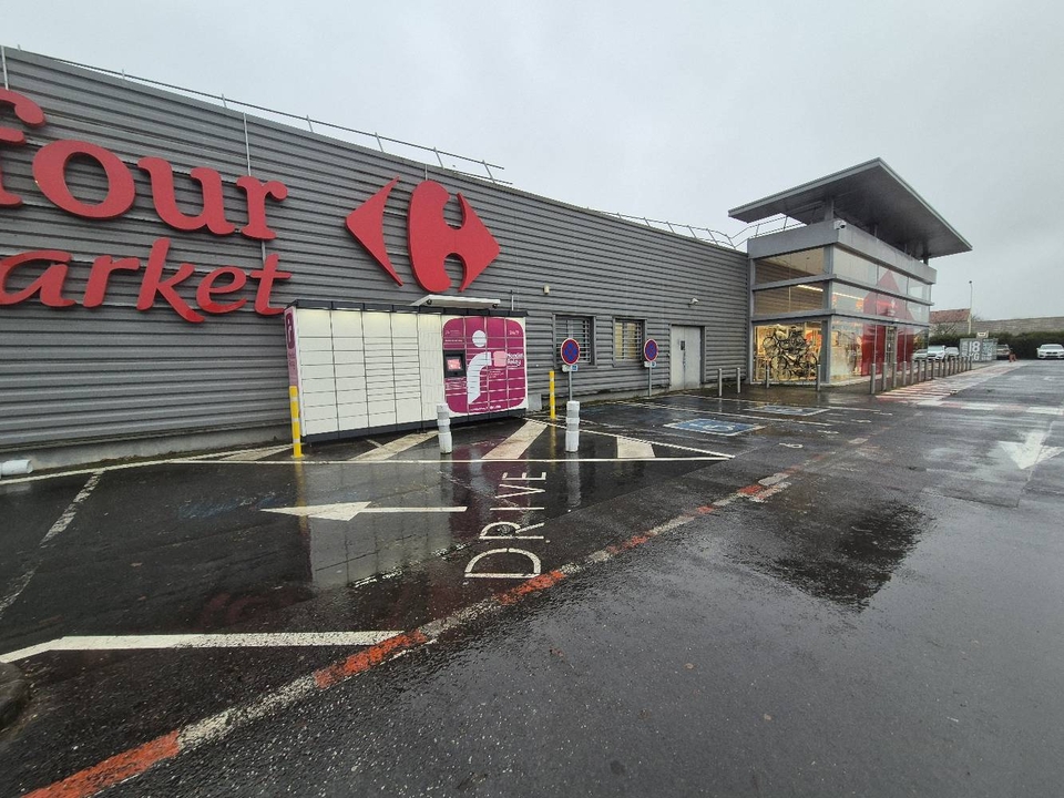 Locker 24/7 Carrefour Market 08400 Vouziers, 1 5 Rue Verte, 08400 Vouziers