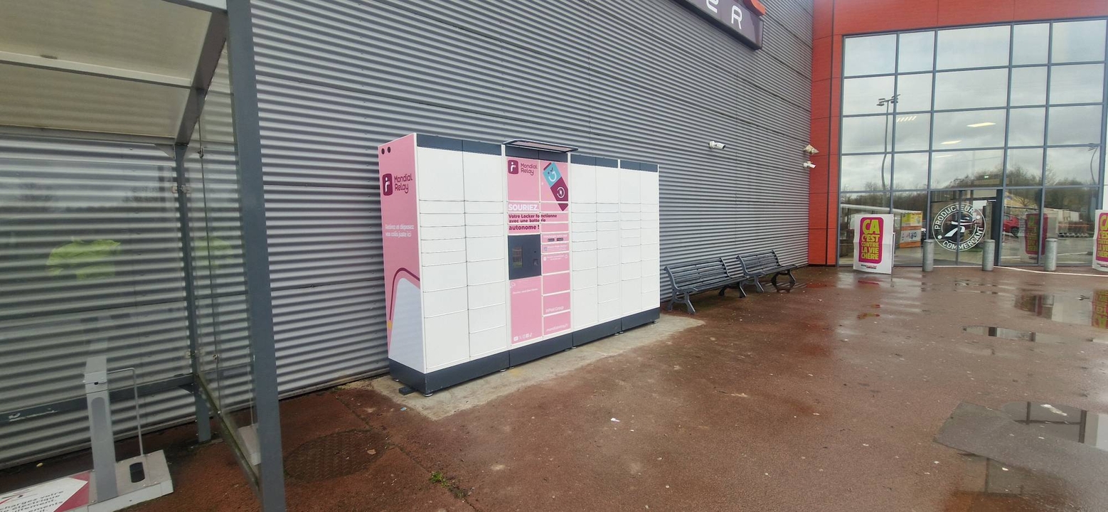 Locker 24/7 Intermarché, 1 1 Avenue de la Cerisaie, 28240 La Loupe