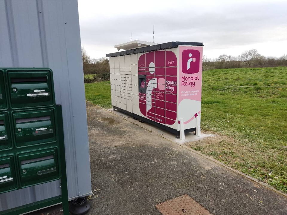Locker 24/7 Carrefour Riaille, Zone d'activité Les Fuseaux, 44440 Riaillé